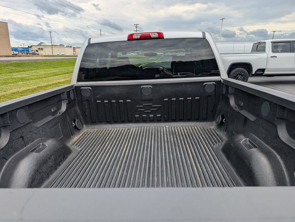 Used 2018 Chevrolet Silverado 1500 LT w/ All Star Edition AWD/4WD image 9