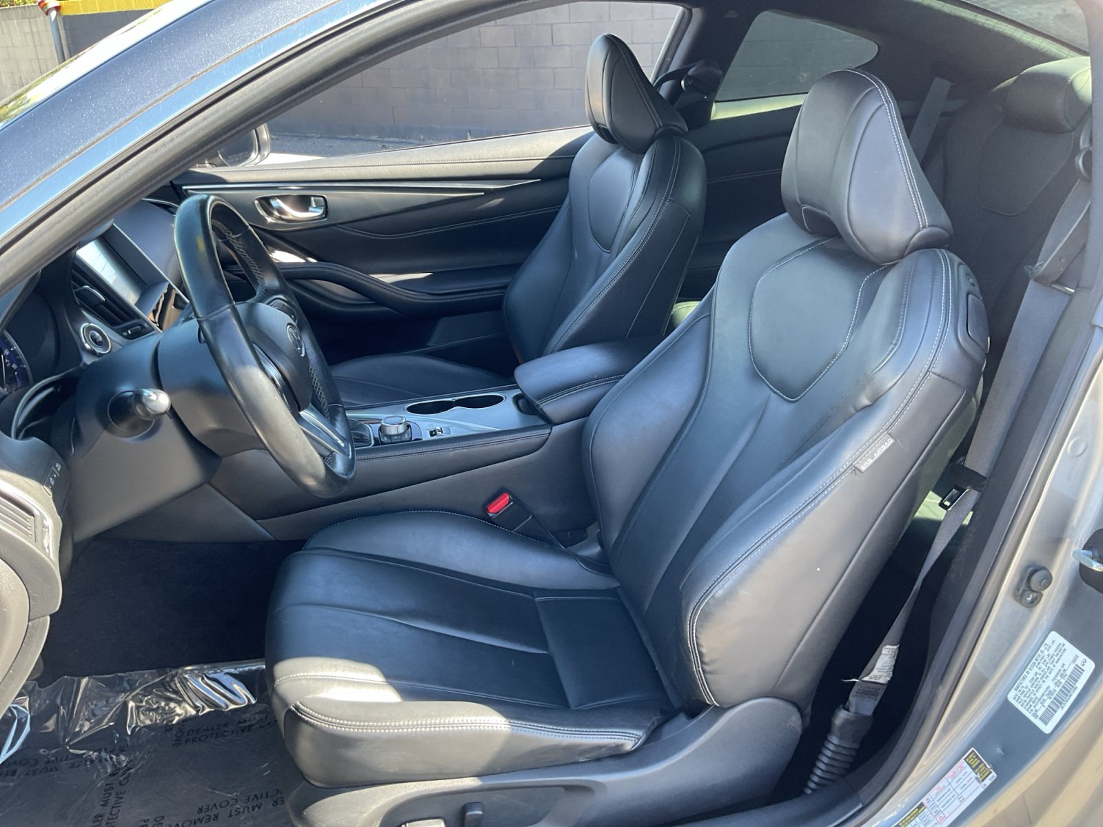 Used 2017 INFINITI Q60 2.0t w/ Moonroof Package RWD image 18