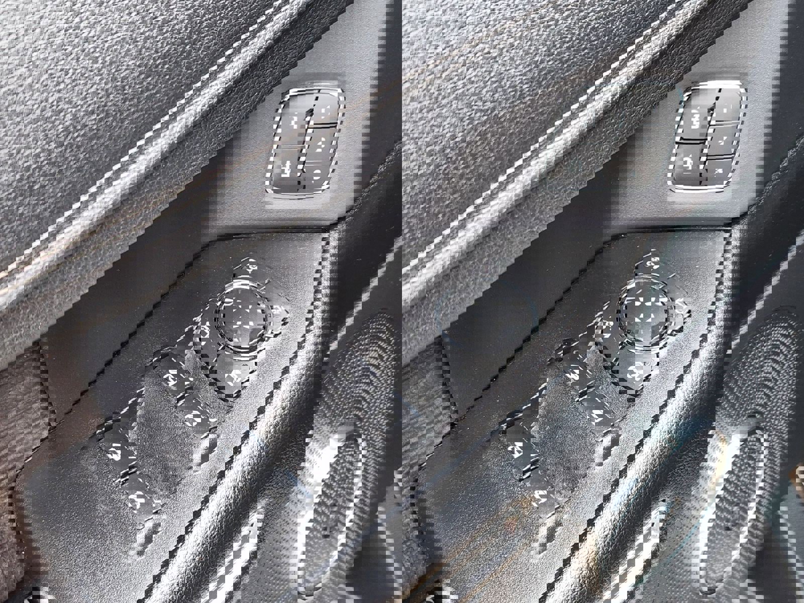 Used 2021 Ford Expedition Limited image 31