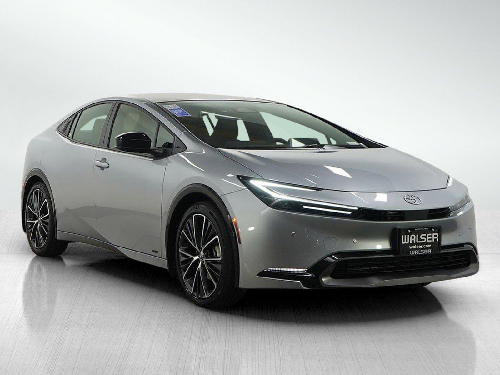 Used 2025 Toyota Prius Limited image 9