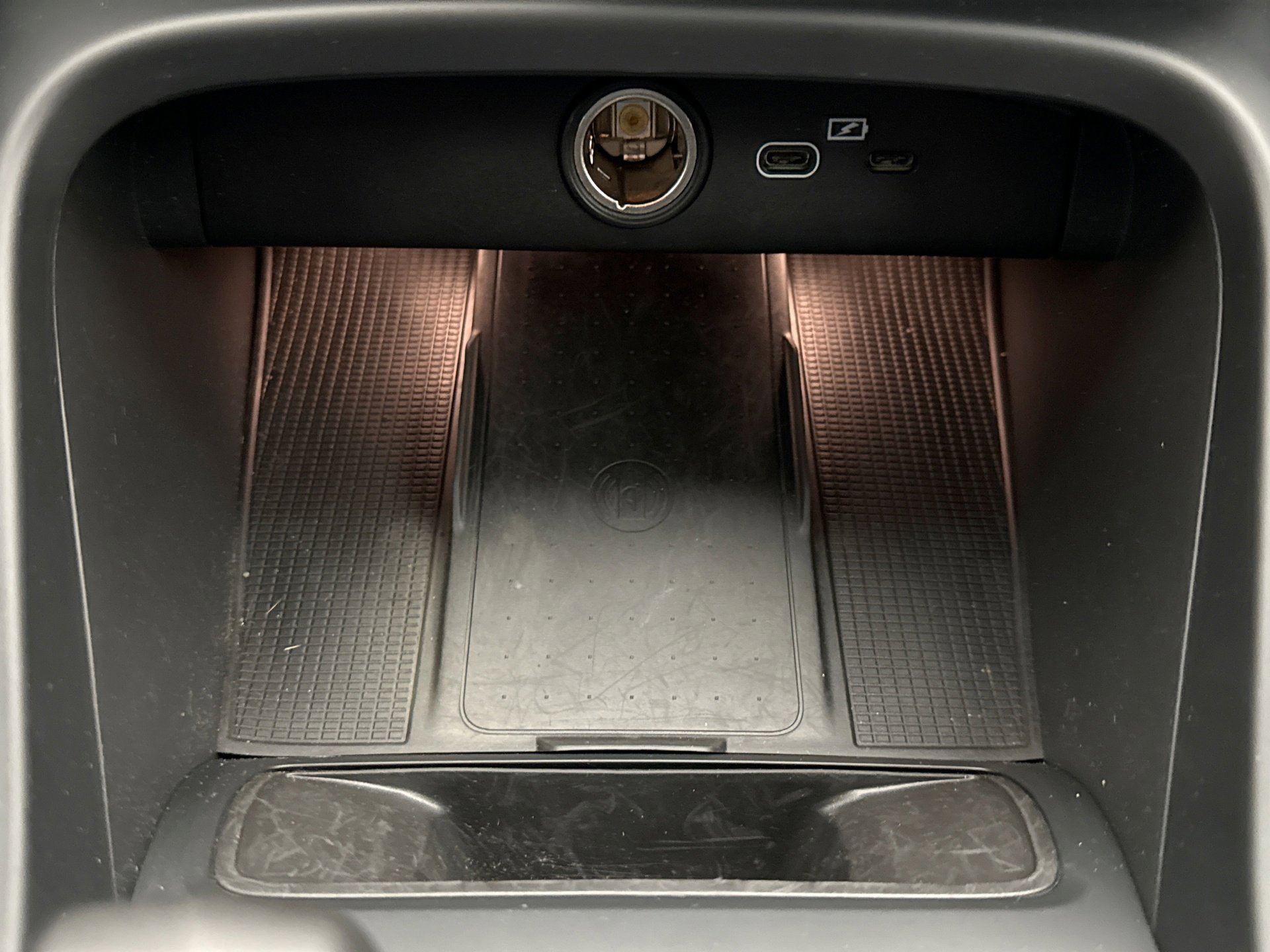 Used 2025 Volvo XC40 B5 Core image 17