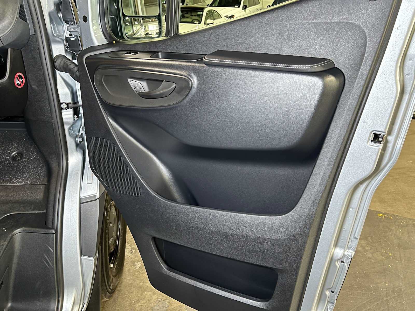 Used 2025 Mercedes-Benz Sprinter 2500 image 10