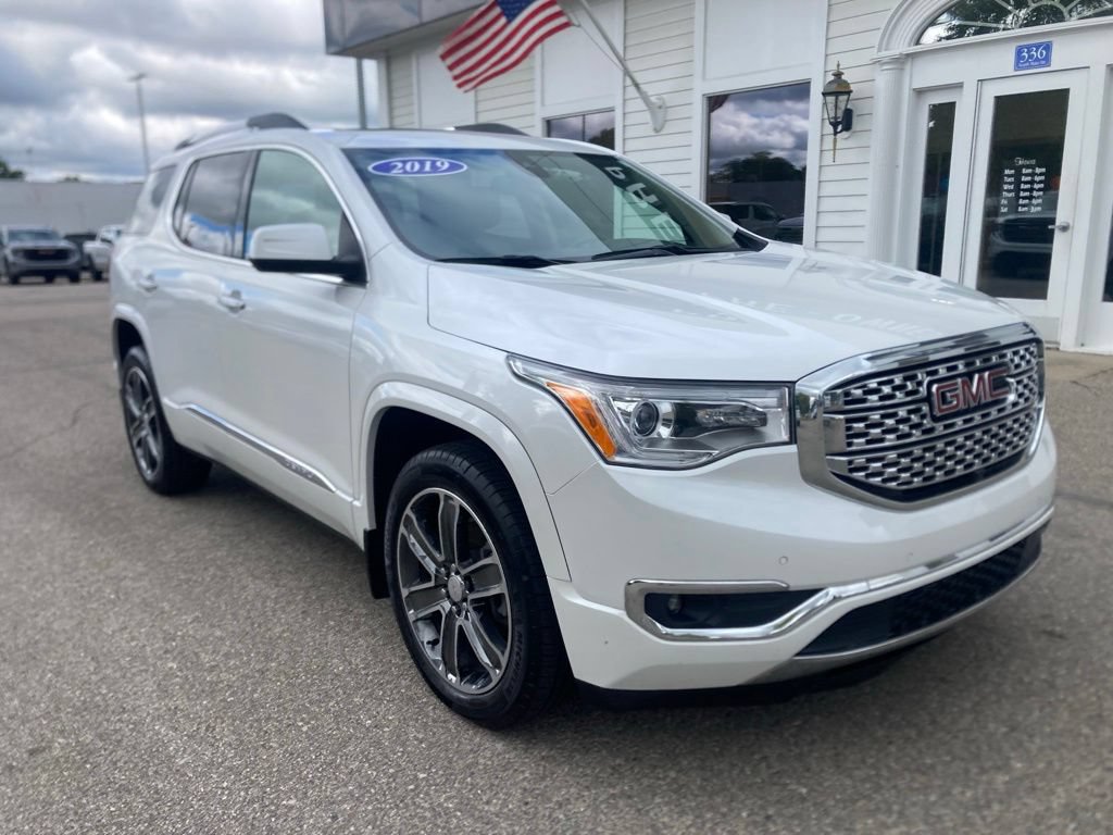 Certified 2019 GMC Acadia Denali w/ GMC Pro Grade Package AWD/4WD image 3