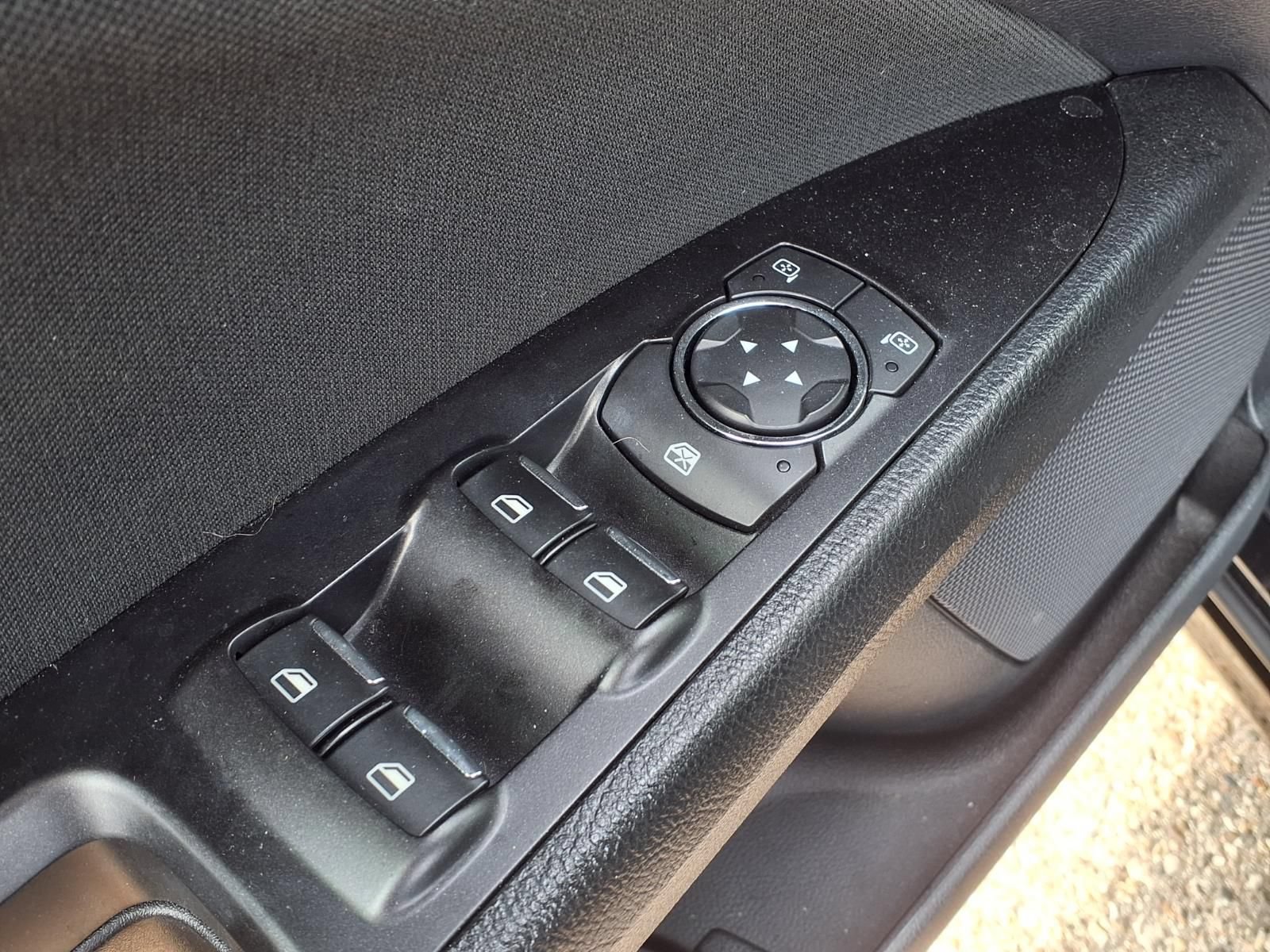 Used 2018 Ford Fusion SE w/ Equipment Group 201A FWD image 15