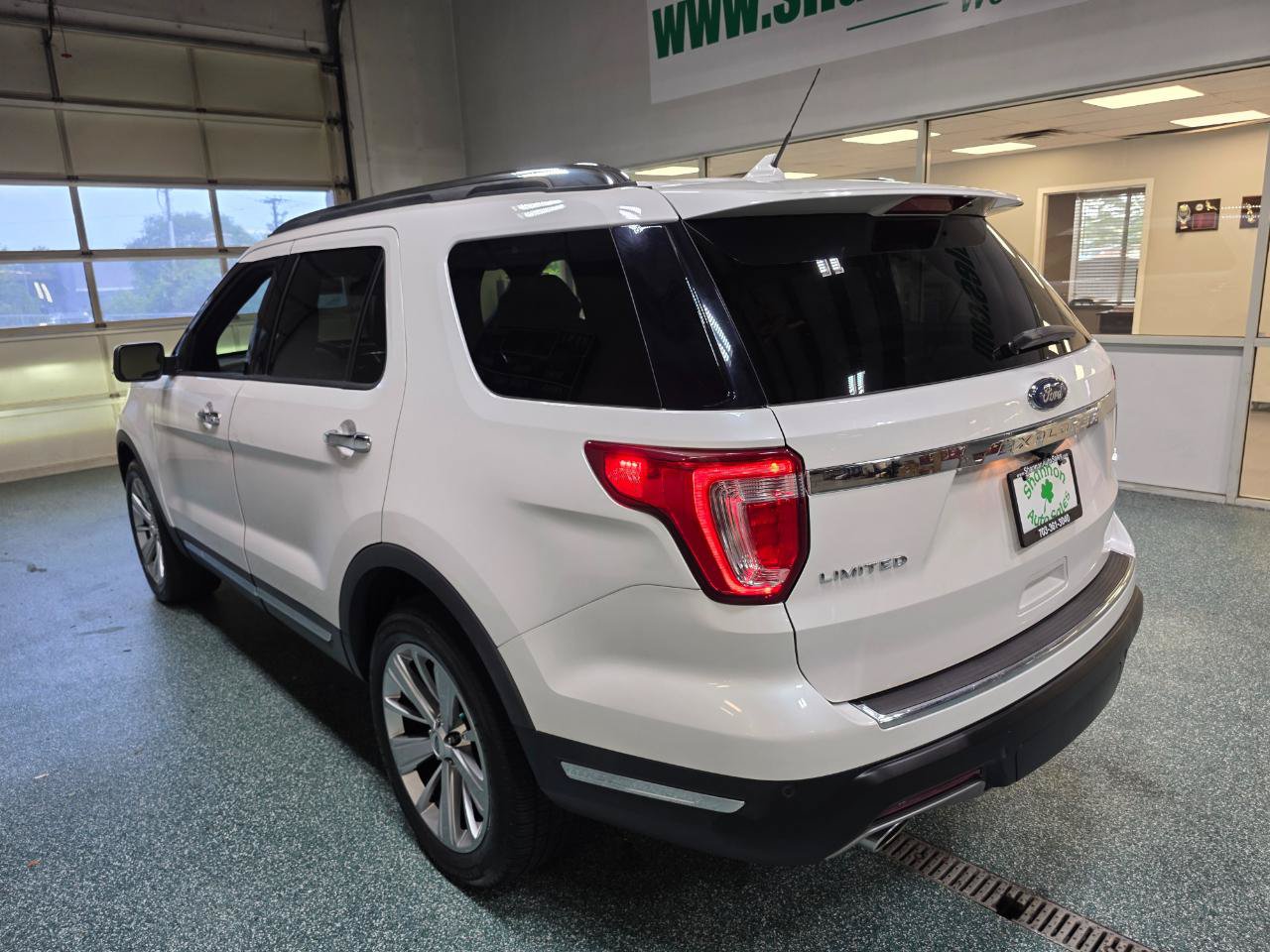 Used 2019 Ford Explorer Limited w/ Ford Safe & Smart Package AWD/4WD image 9