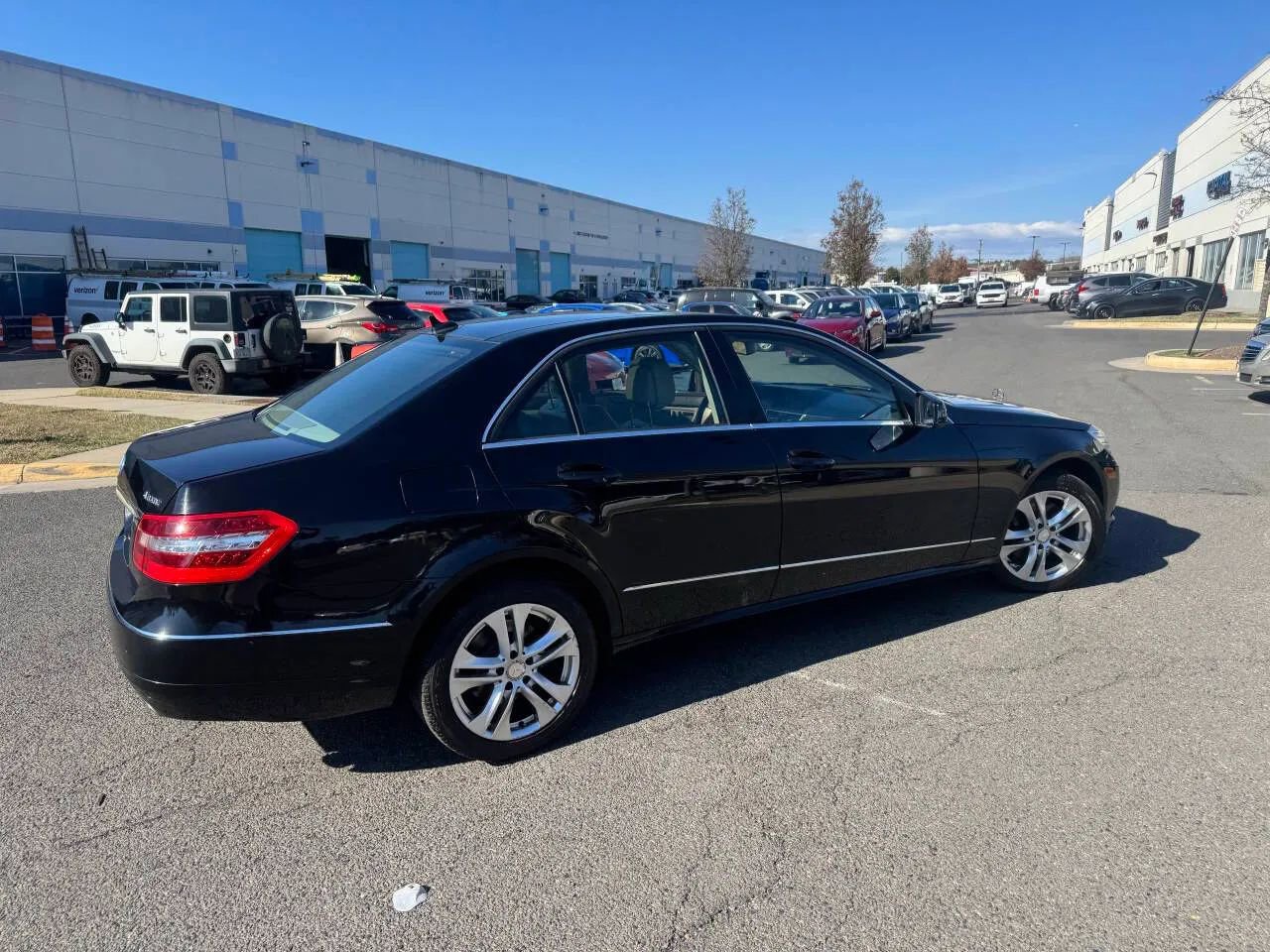 Used 2010 Mercedes-Benz E 350 4MATIC Sedan image 31