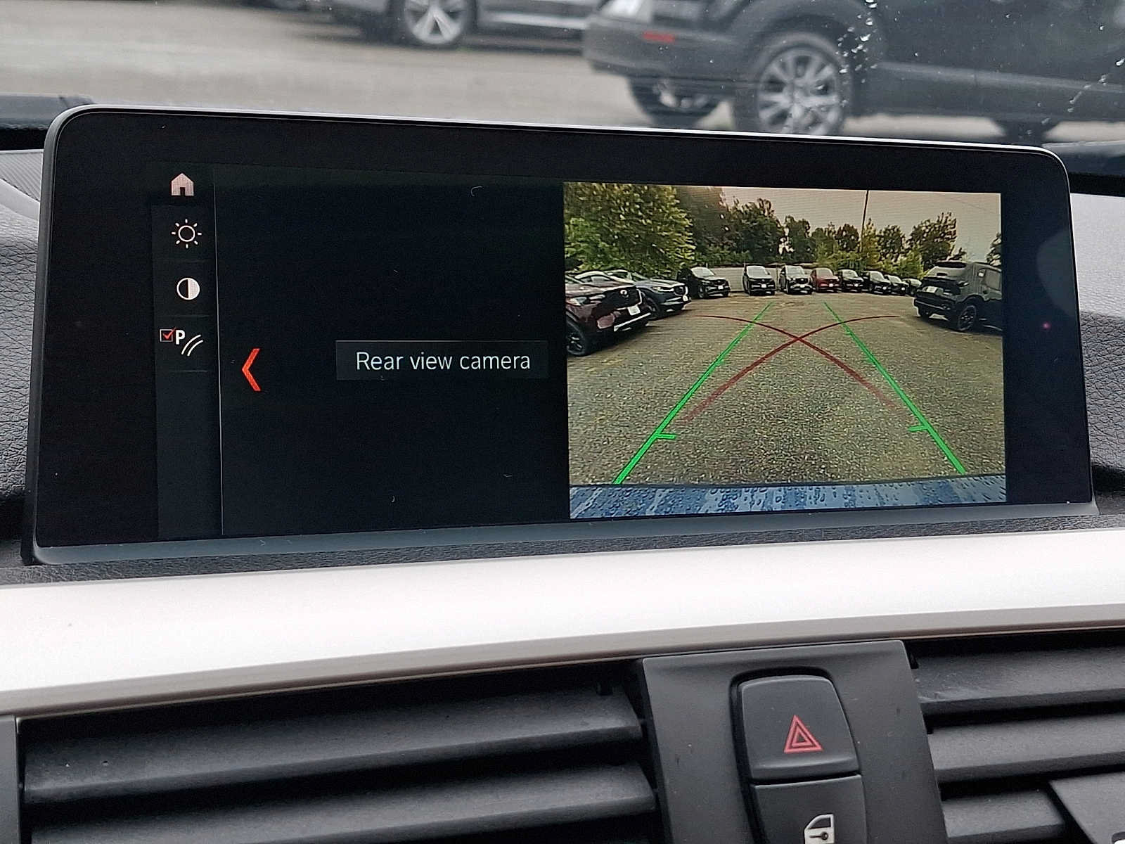 Used 2018 BMW 320i xDrive Sedan AWD/4WD image 16