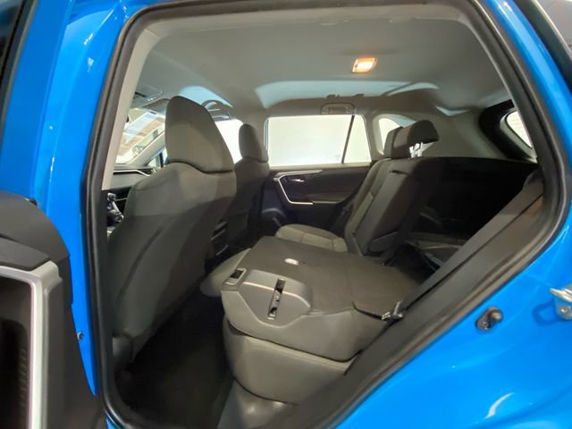 Used 2021 Toyota RAV4 XLE AWD/4WD image 14