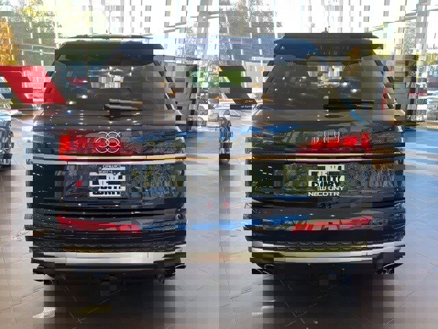 New 2025 Audi SQ7 Prestige image 5