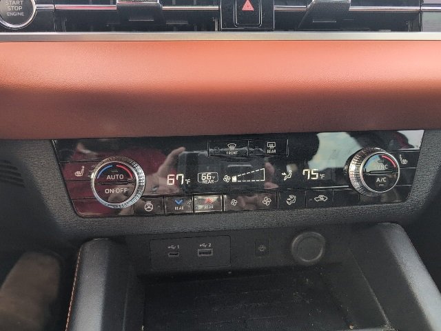 Used 2024 Mitsubishi Outlander SEL Black Edition image 14