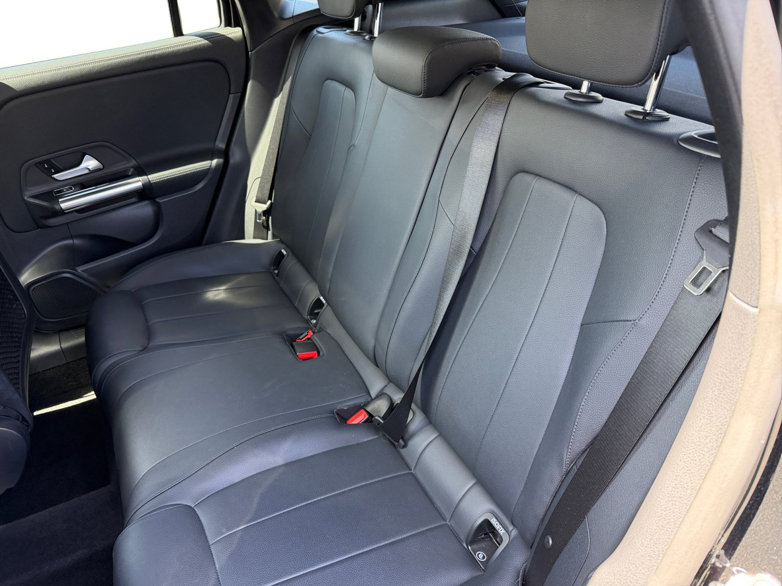Used 2022 Mercedes-Benz GLA 250 w/ Premium Package Lite image 13