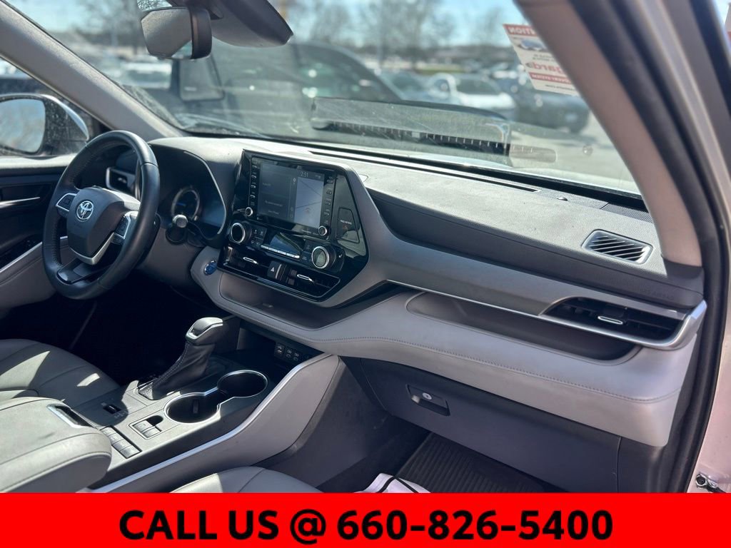 Used 2022 Toyota Highlander XLE image 9