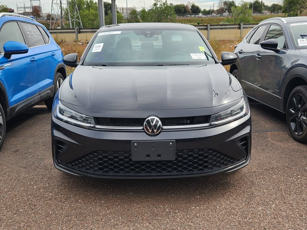 Used 2025 Volkswagen Jetta Sport FWD image 3