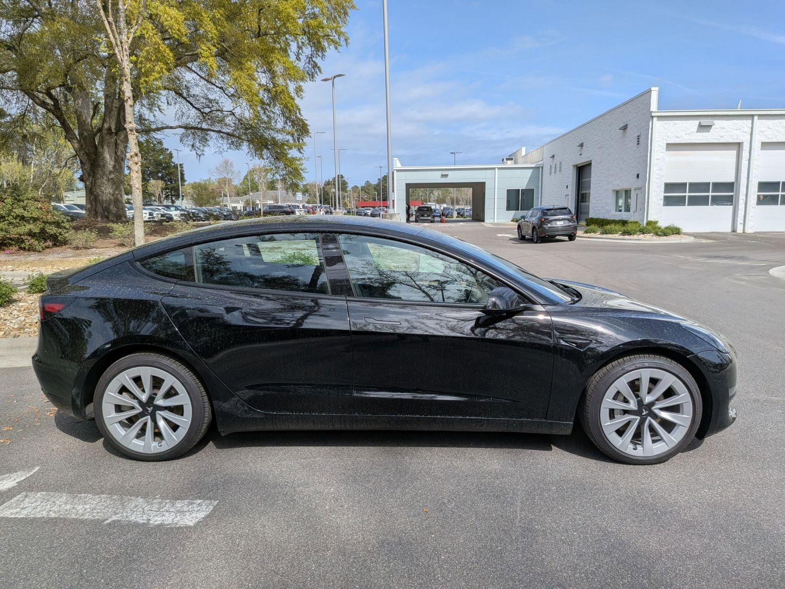 Used 2023 Tesla Model 3 Standard Range image 2