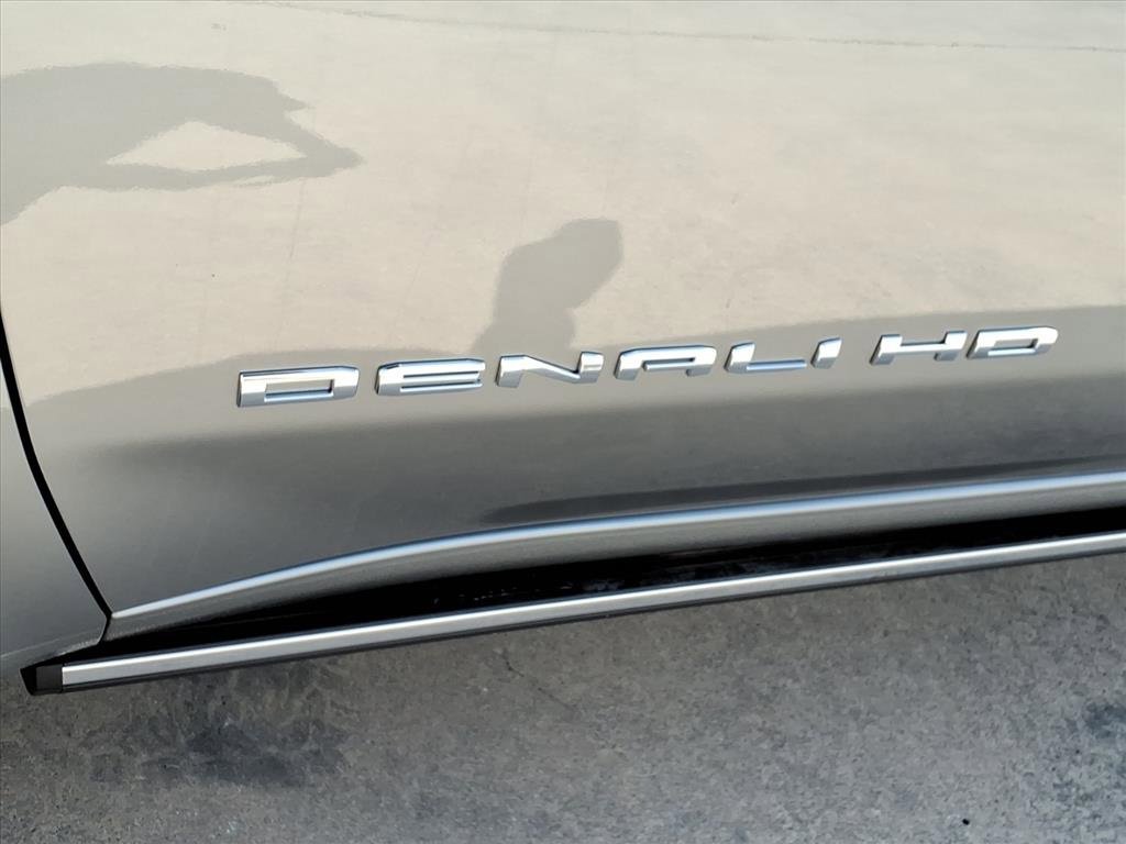 New 2026 GMC Sierra 2500 Denali w/ Denali Reserve Package image 11