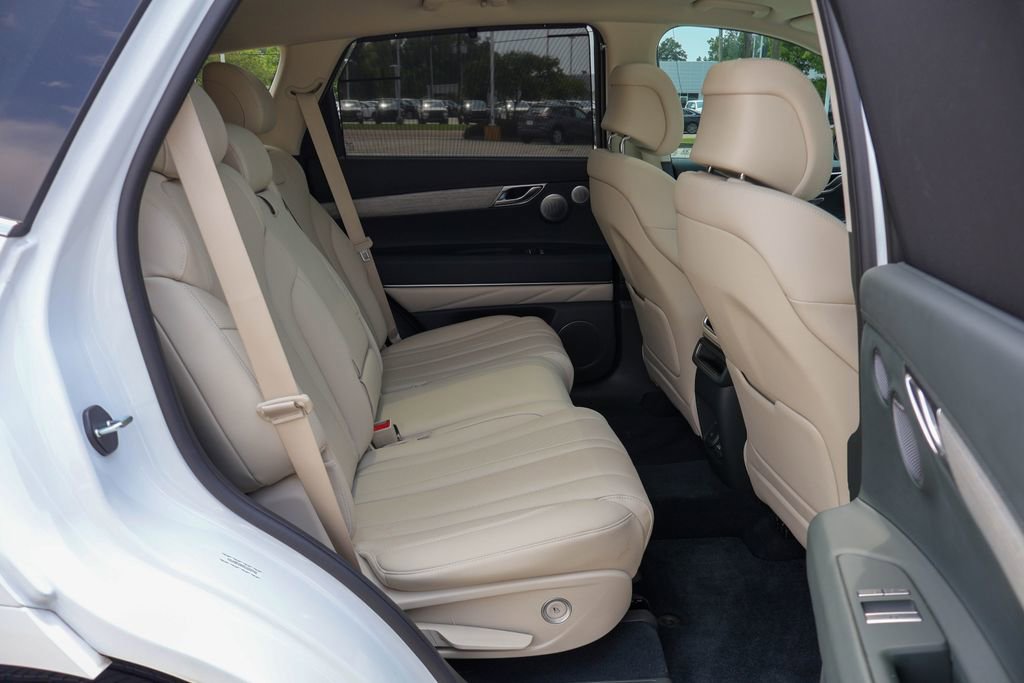 Used 2025 Genesis GV80 2.5T Advanced AWD/4WD image 10