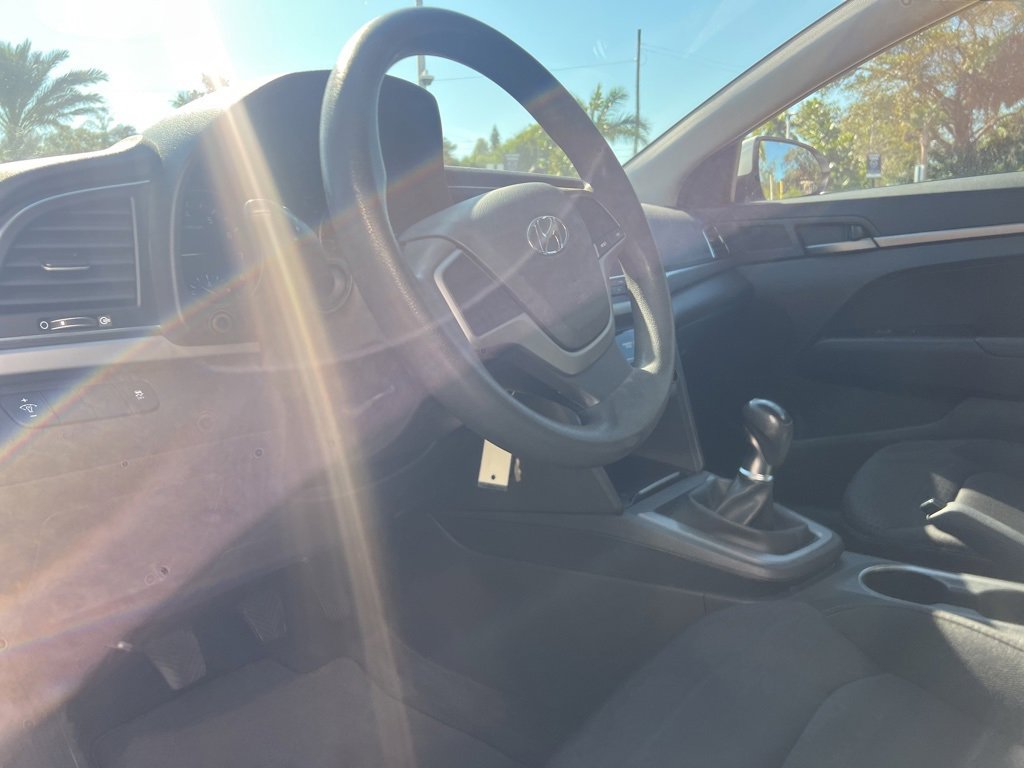Used 2018 Hyundai Elantra SE image 22