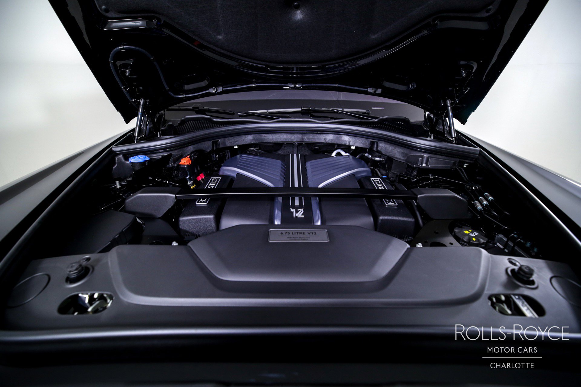 Certified 2024 Rolls-Royce Cullinan Black Badge w/ Dark Exterior Package image 39