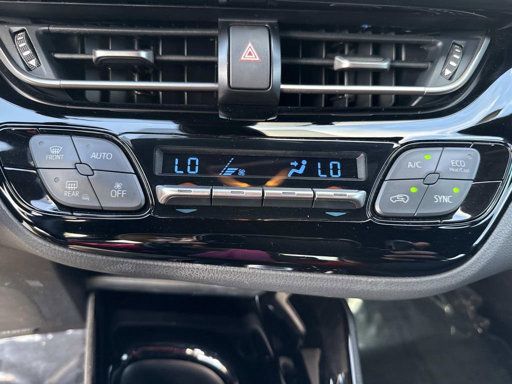 Used 2020 Toyota C-HR XLE image 33