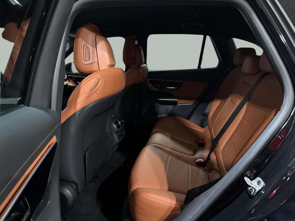 Used 2024 Mercedes-Benz GLC 300 4MATIC image 21