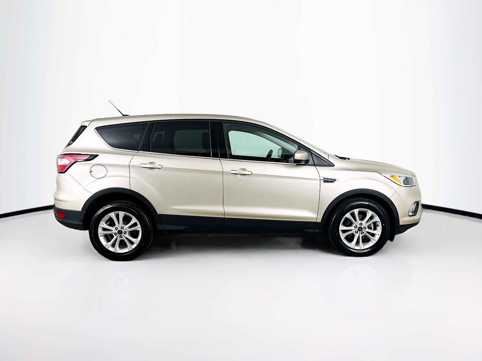 Used 2017 Ford Escape SE FWD image 10