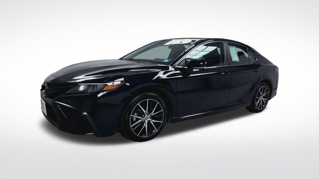 Certified 2023 Toyota Camry SE w/ Cold Weather Package FWD image 19