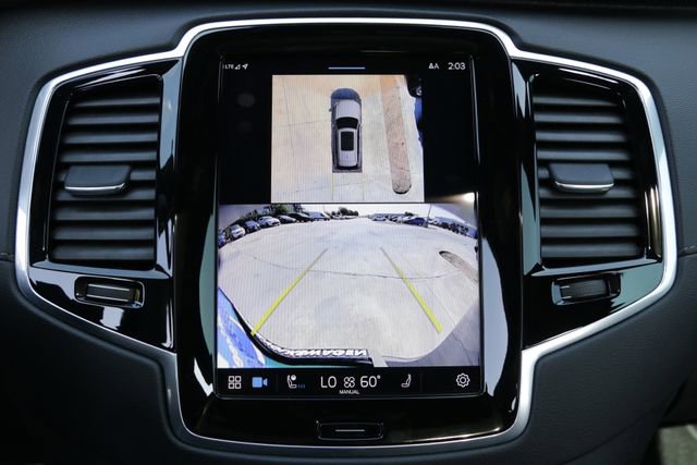 Used 2024 Volvo XC90 T8 Ultimate w/ Lounge Package image 18