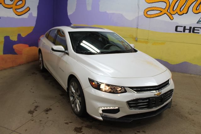 Used 2018 Chevrolet Malibu Premier w/ Premier Sport Package FWD image 2