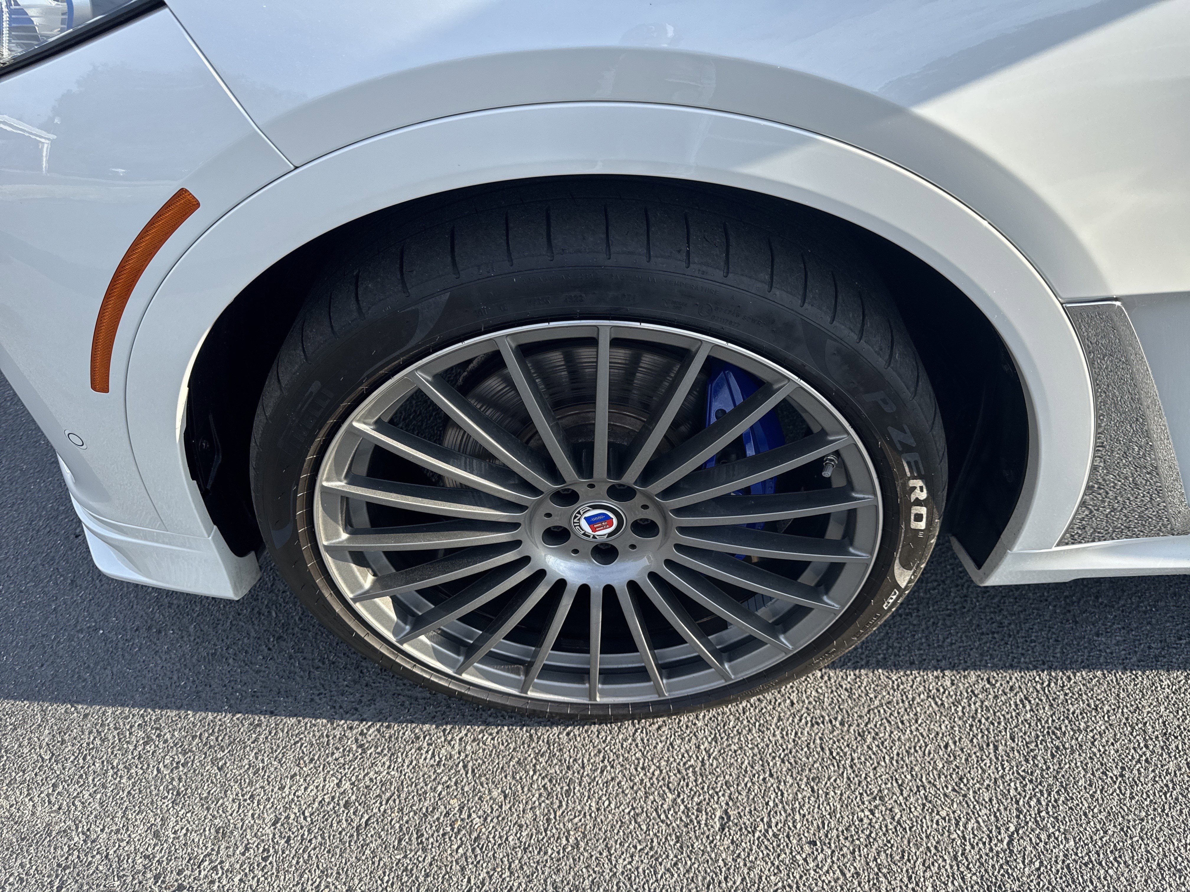 Used 2022 BMW ALPINA XB7 image 9