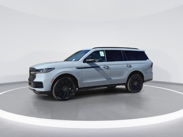 New 2027 Lincoln Navigator Reserve w/ Jet Appearance Package AWD/4WD image 4