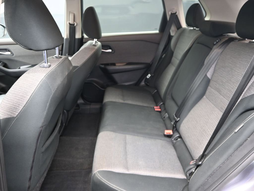 Used 2021 Nissan Rogue SV image 12