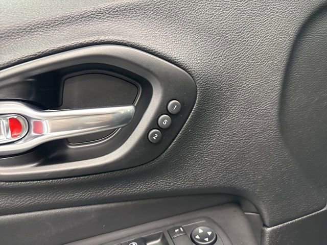 Used 2021 Jeep Cherokee Limited w/ Trailer Tow Group image 19