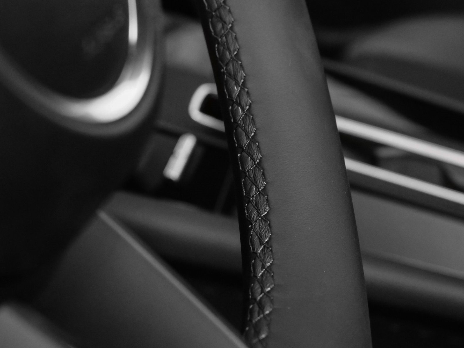 New 2025 Porsche Macan image 30