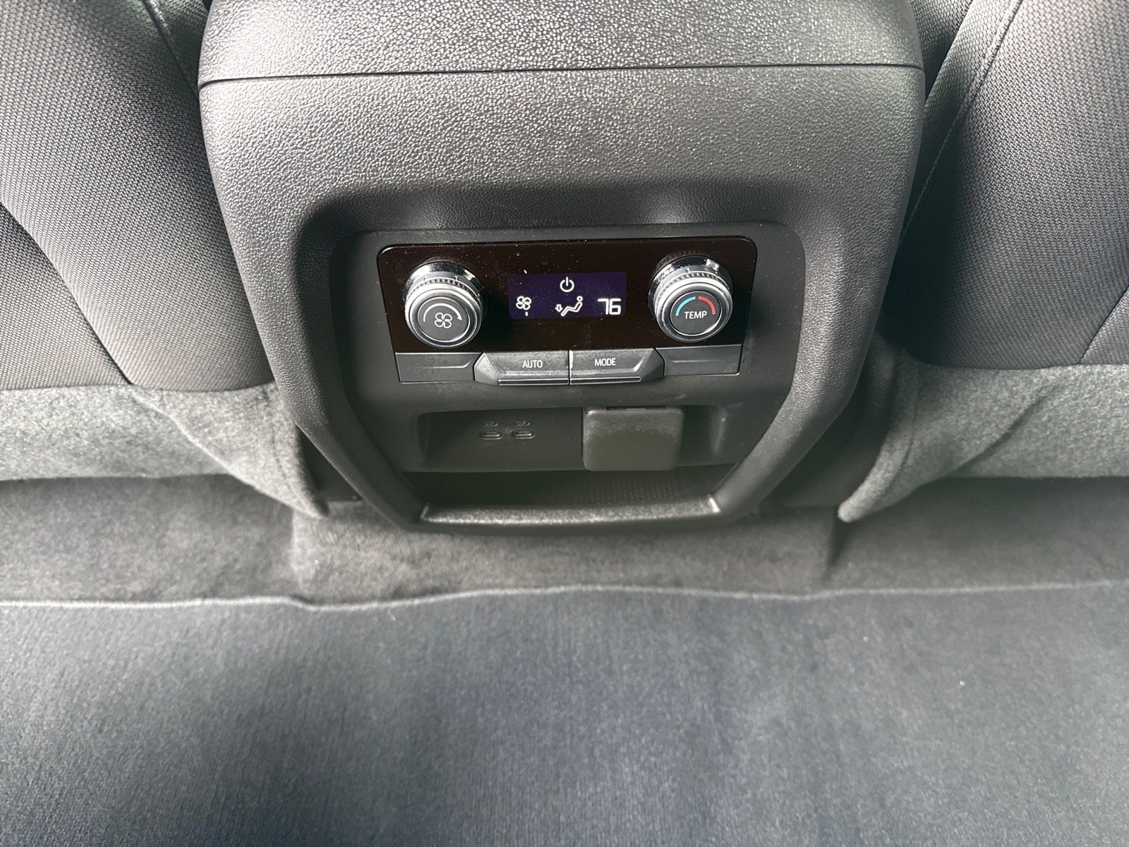 Used 2025 GMC Acadia Elevation image 26