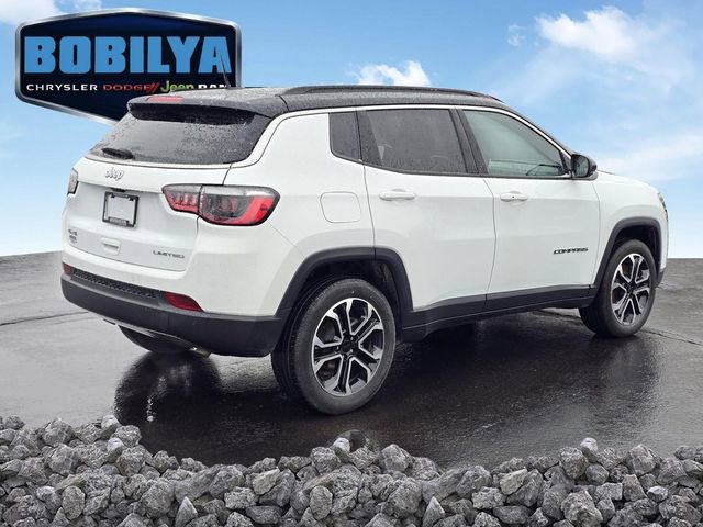 Used 2024 Jeep Compass Limited image 3