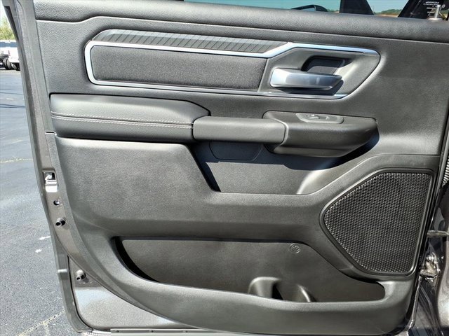 New 2026 RAM 1500 4x4 Crew Cab image 11