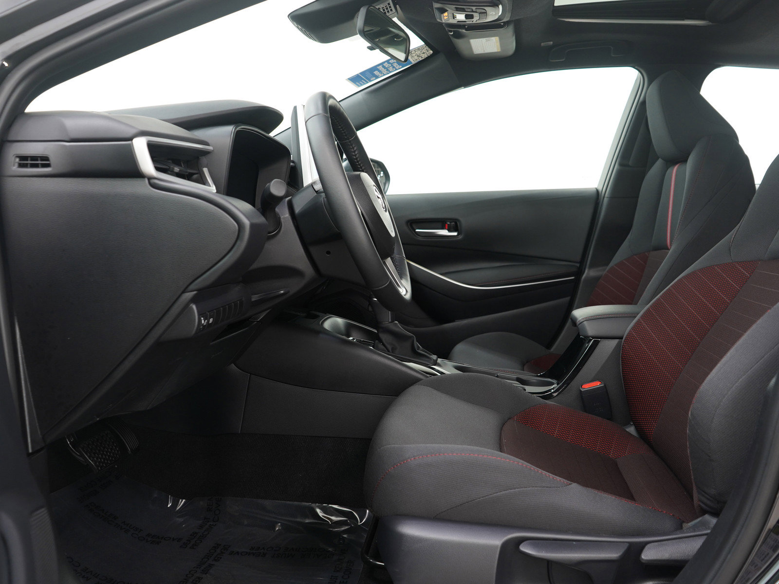 Used 2025 Toyota Corolla SE image 18