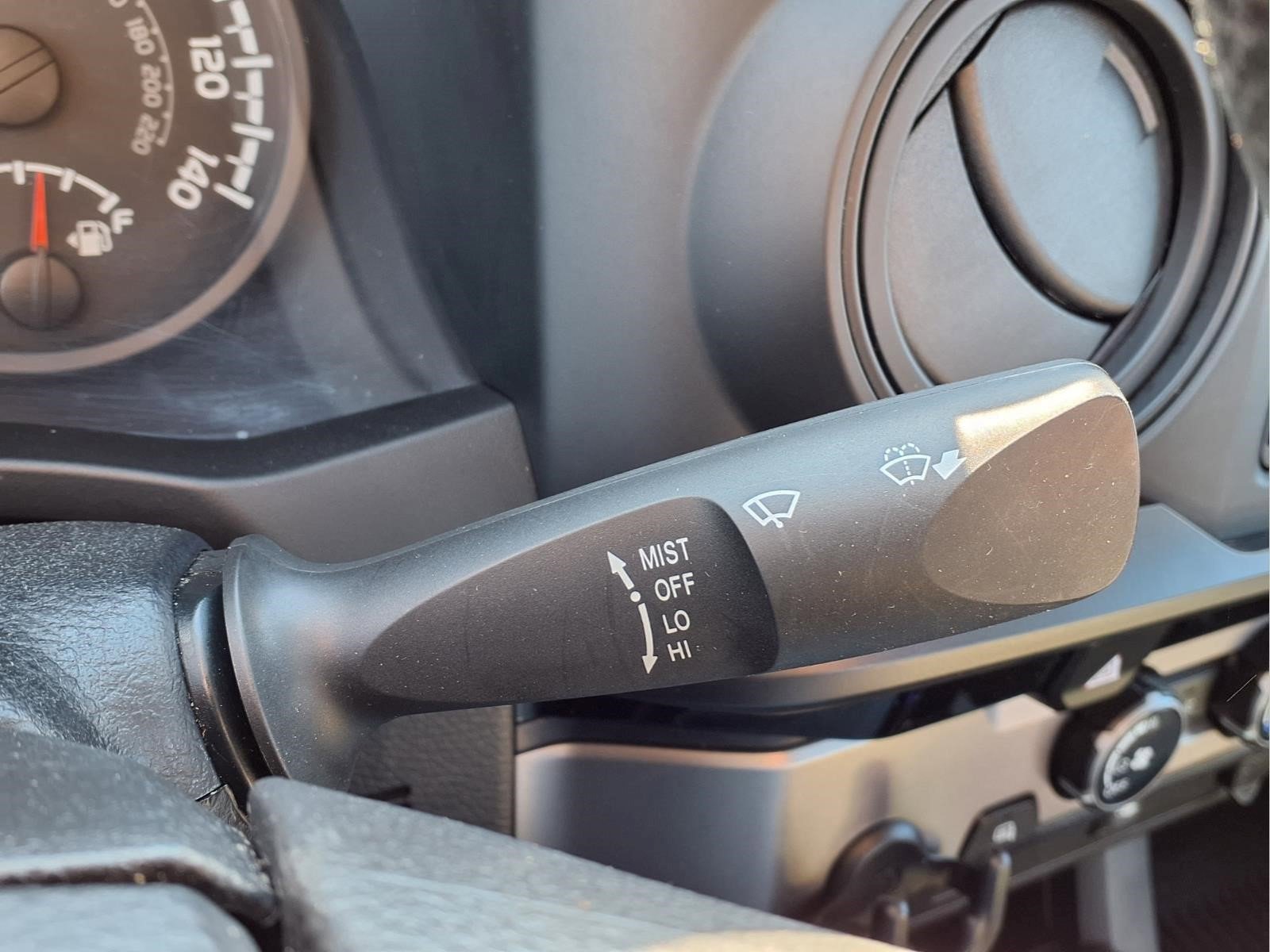 Used 2017 Toyota Tacoma SR image 16