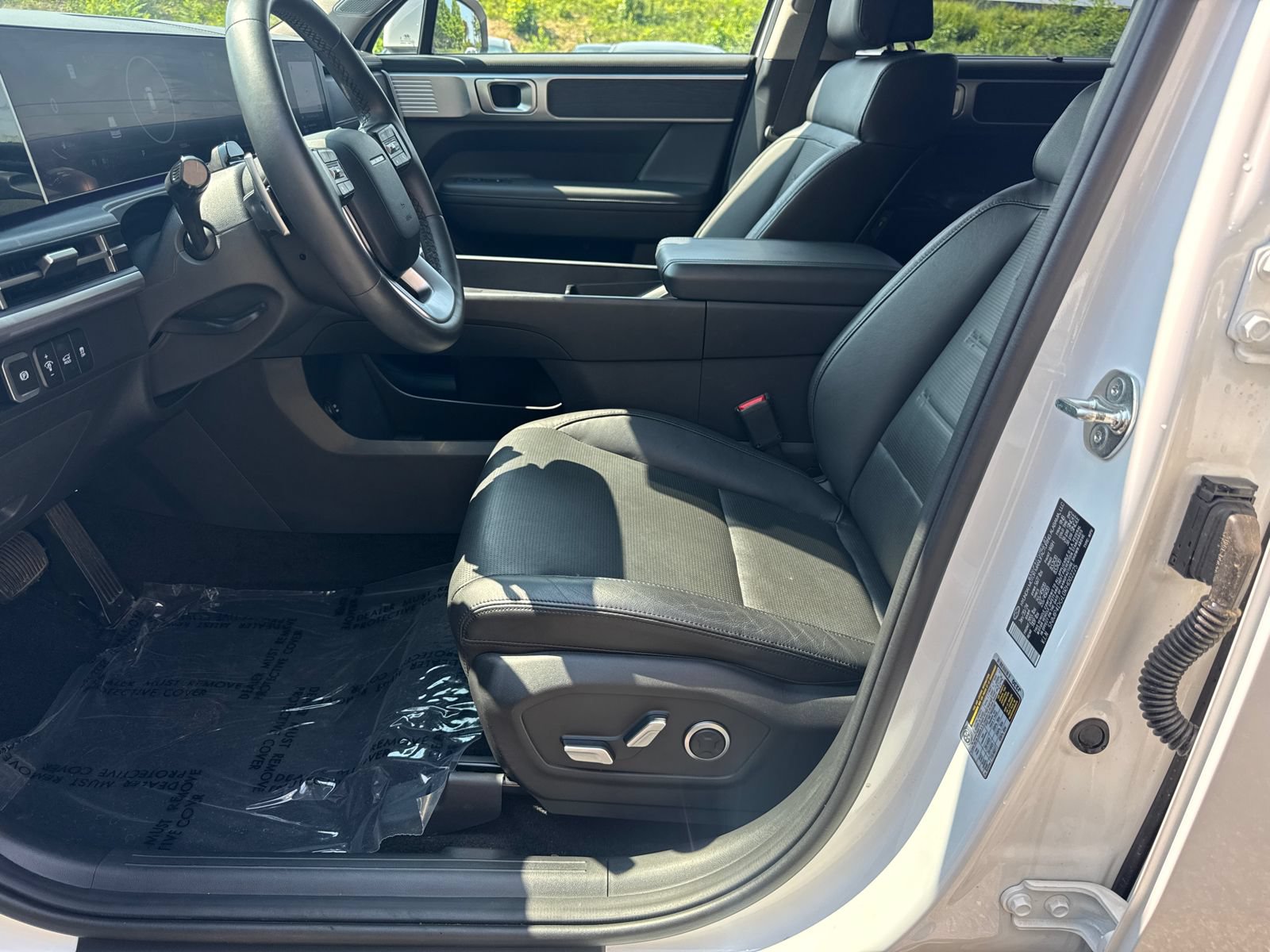 Used 2024 Hyundai Santa Fe Limited AWD/4WD image 9