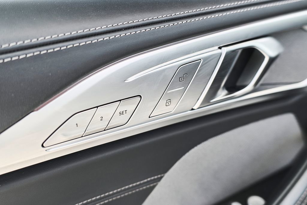 Used 2025 BMW 840i Convertible w/ Comfort Seating Package RWD image 14