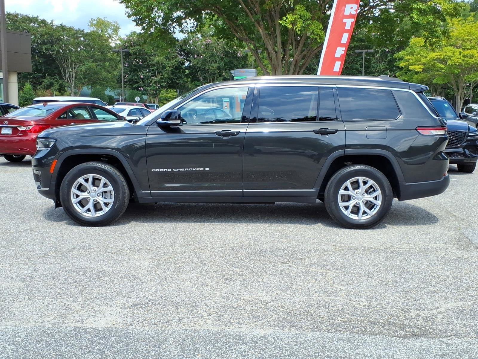 Used 2021 Jeep Grand Cherokee L Limited AWD/4WD image 3