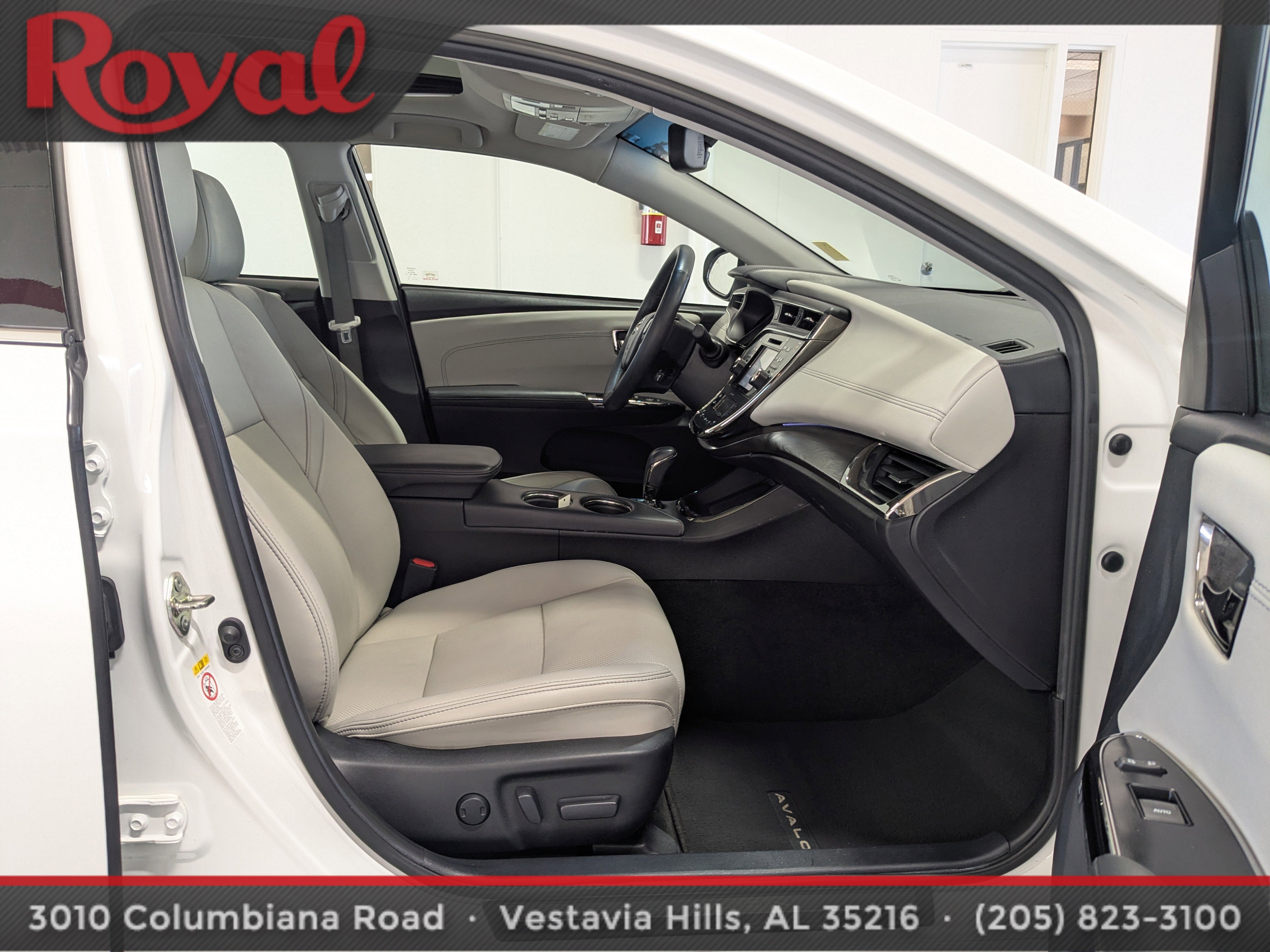 Used 2016 Toyota Avalon Limited image 8