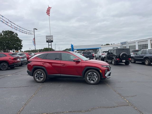 Used 2025 Hyundai Tucson SEL FWD image 2