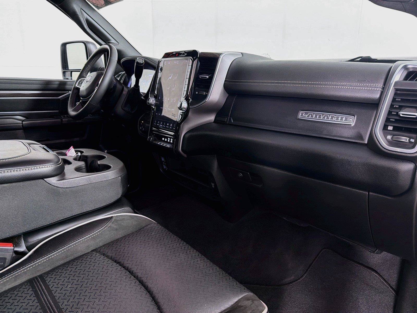 Used 2026 RAM 2500 Laramie AWD/4WD image 32
