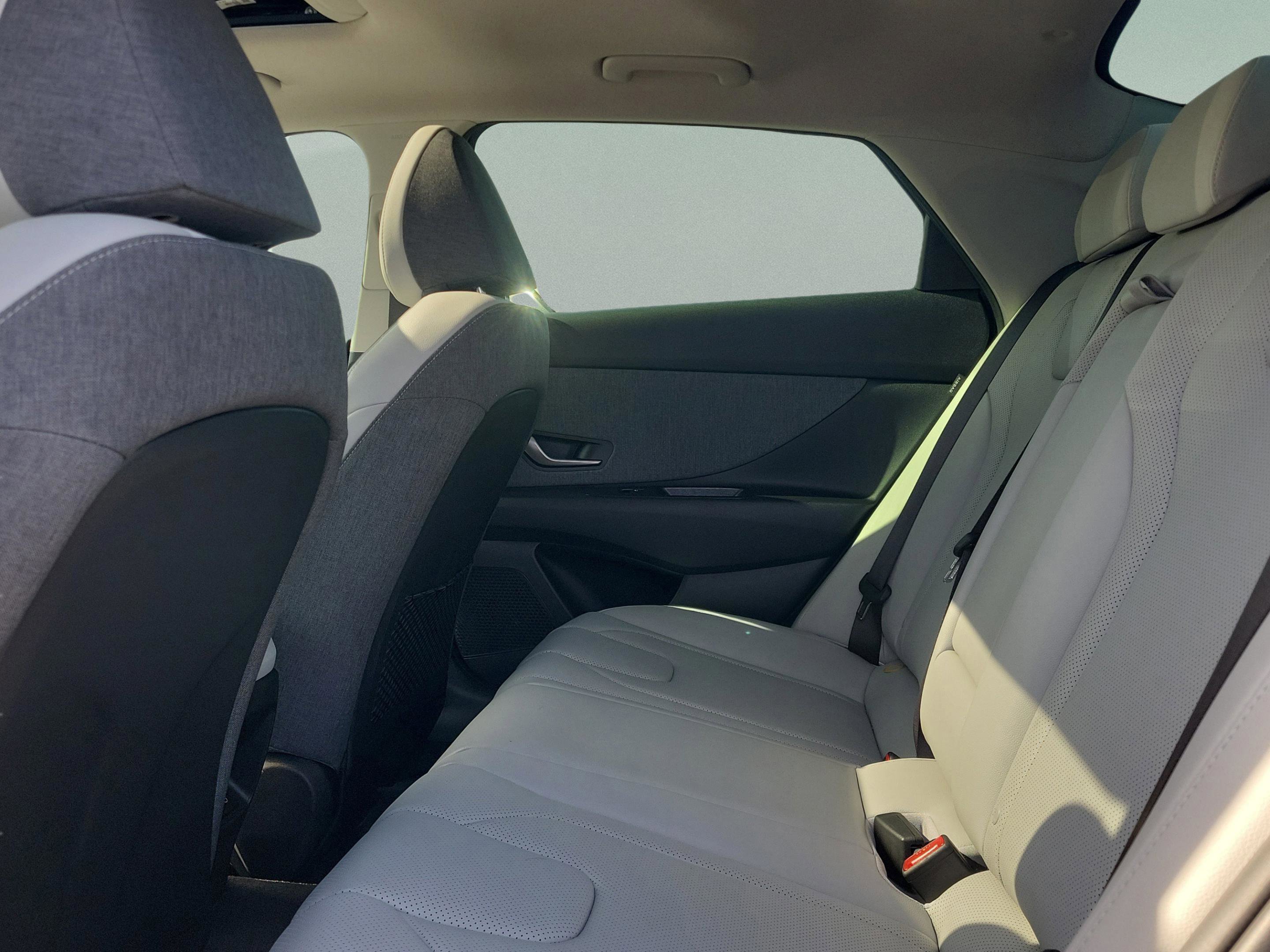 New 2026 Hyundai Elantra Limited FWD image 28