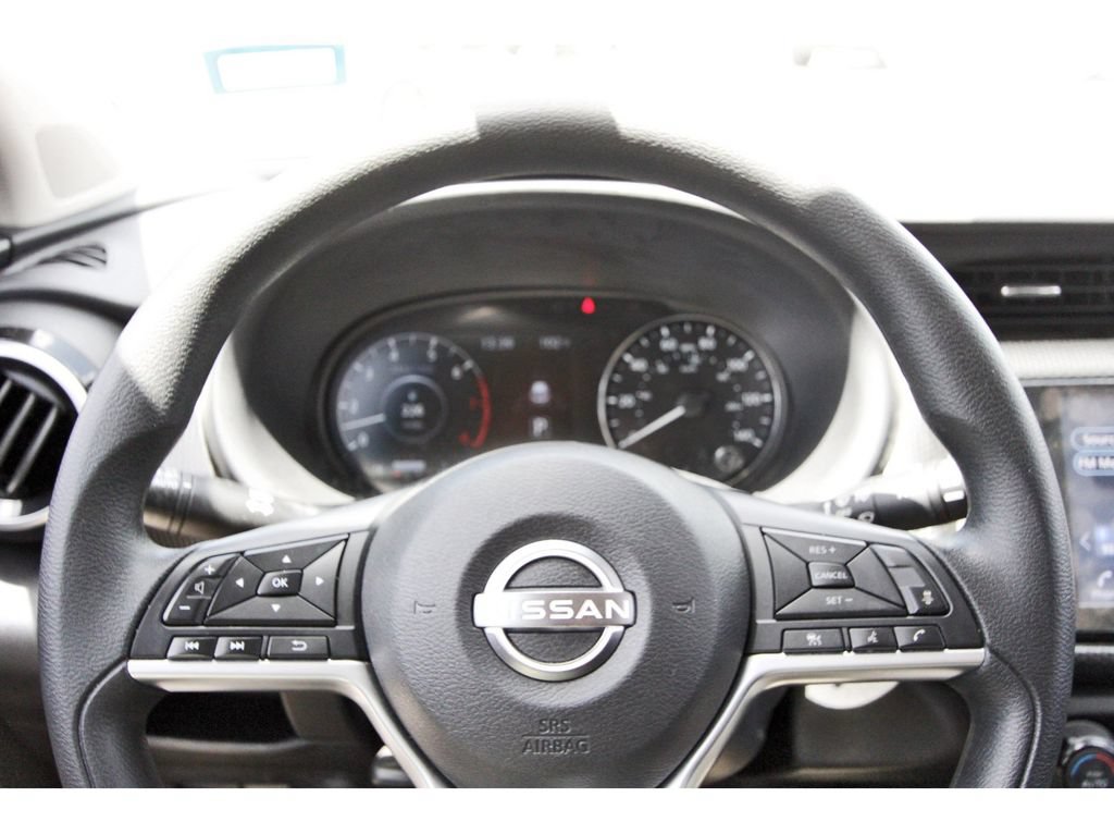 Used 2022 Nissan Kicks SV FWD image 9