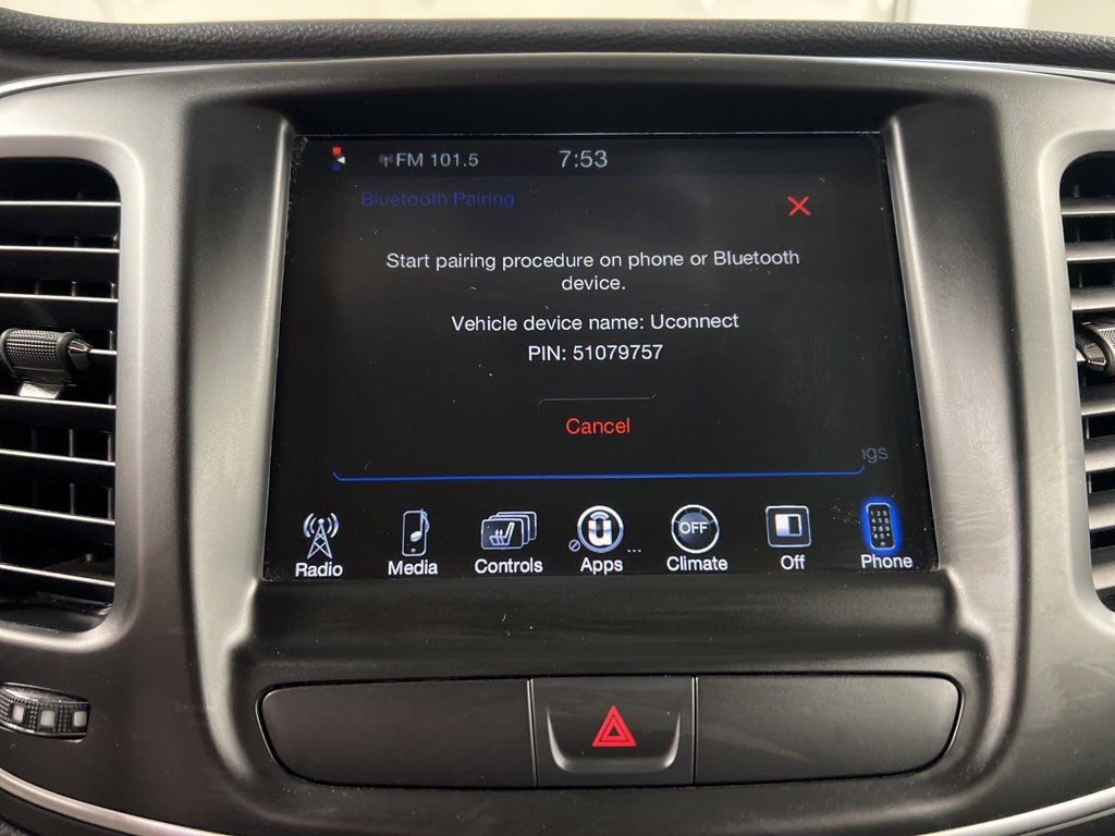 Used 2017 Chrysler 200 Limited Platinum image 10