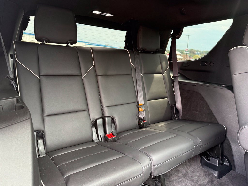 Used 2024 Cadillac Escalade Premium Luxury w/ Performance Package AWD/4WD image 11