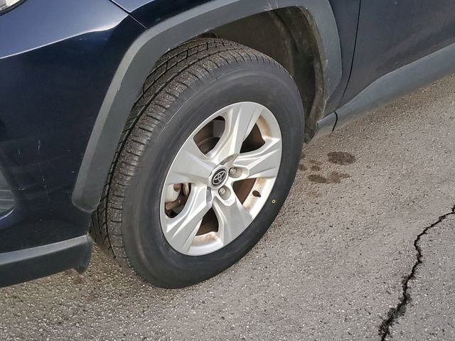 Used 2021 Toyota RAV4 XLE image 6