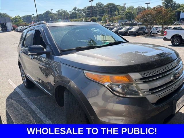 Used 2015 Ford Explorer XLT w/ Equipment Group 202A AWD/4WD image 2